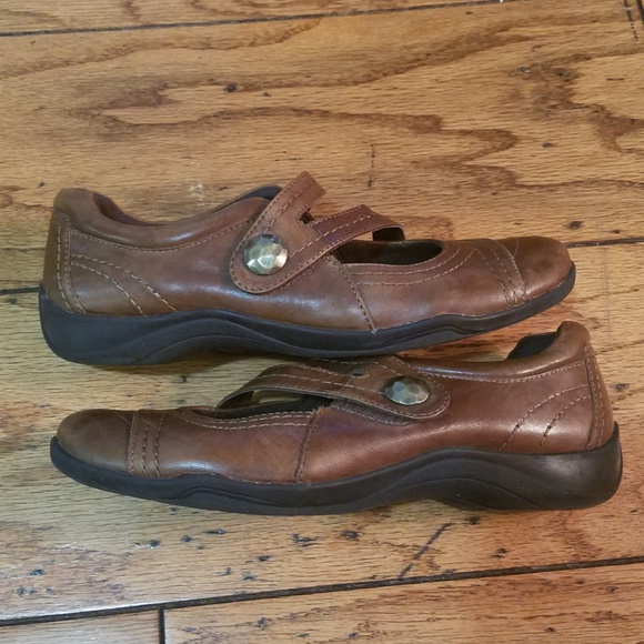 clarks artisan shoes